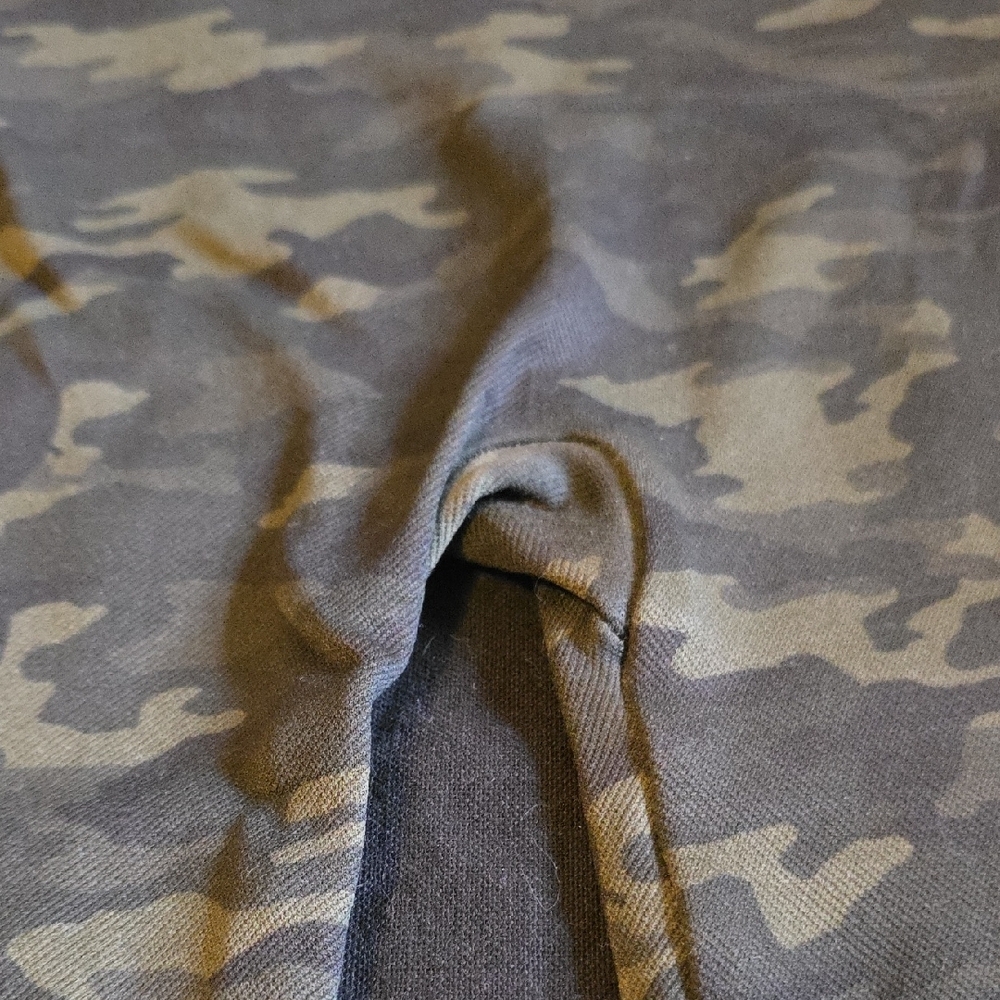 SPANX Look At Me Now Camouflage Leggings - Green - Picture 5 of 6